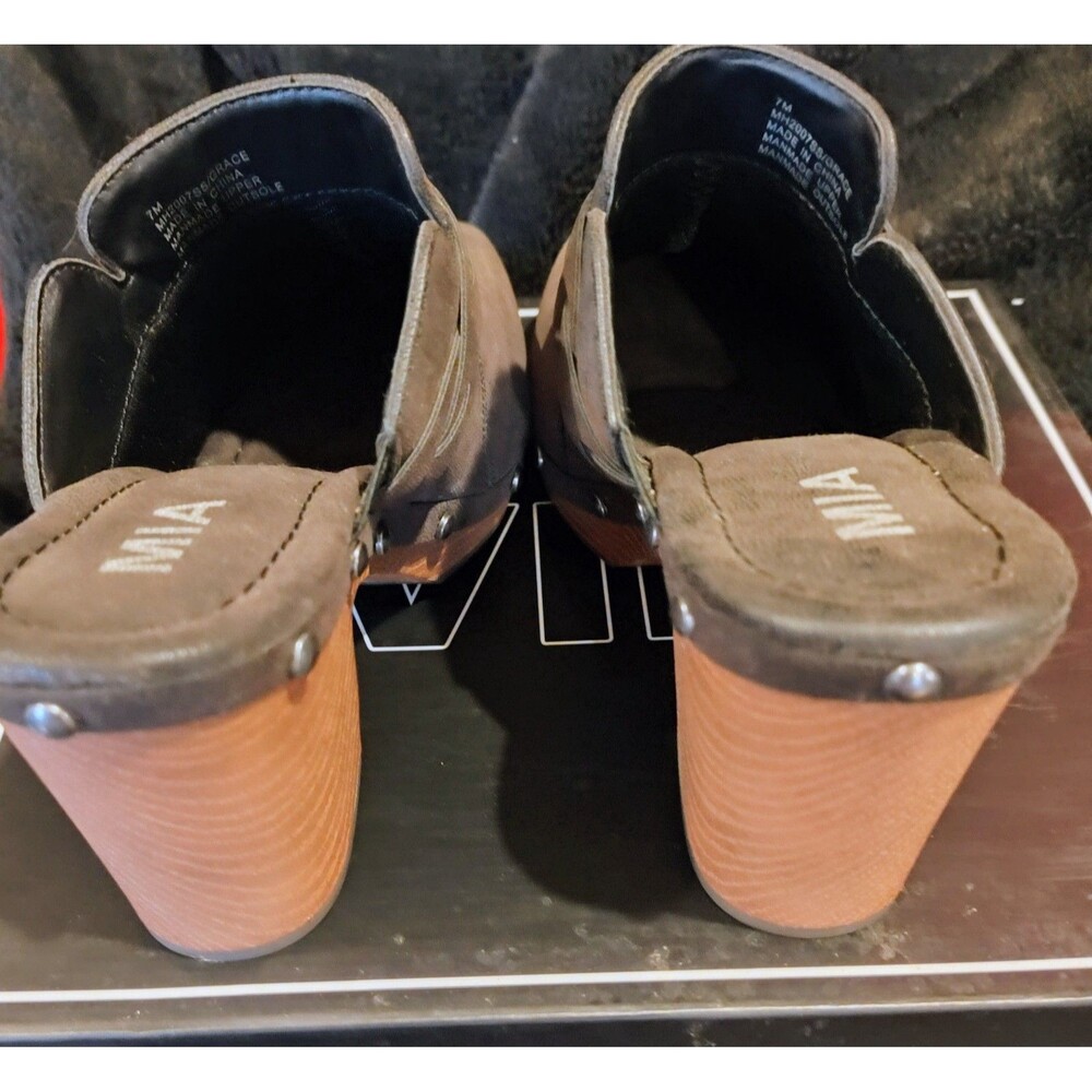 Brand New MIA Black Leather Slip on Clog Heels Embellished with Studs Size 7M - Picture 6 of 8